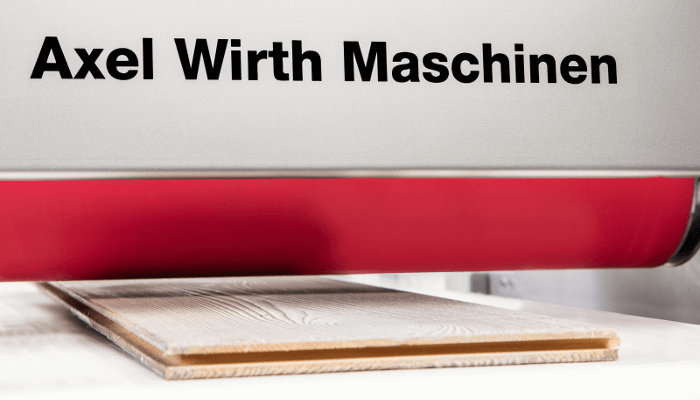 Die Dosierwalzenmaschine DWO120 zum Beschichten von Parkettdielen, Schaumstoffen, Metallteilen, und vielem mehr.